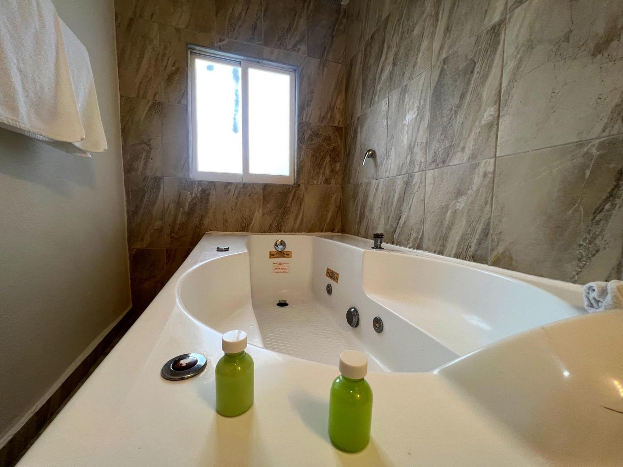 Aohom Santuario Hotel & Spa 休特佩克 外观 照片